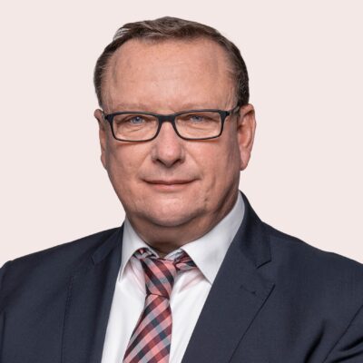 Speaker:</br>Uwe Schmidt</br>Member of the Bundestag</br></br></br></br>